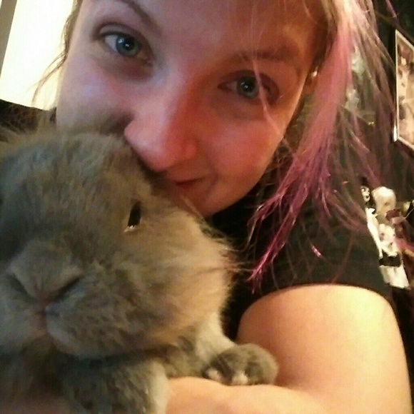 Meet your Posher, Steph - Picture 2 of 2